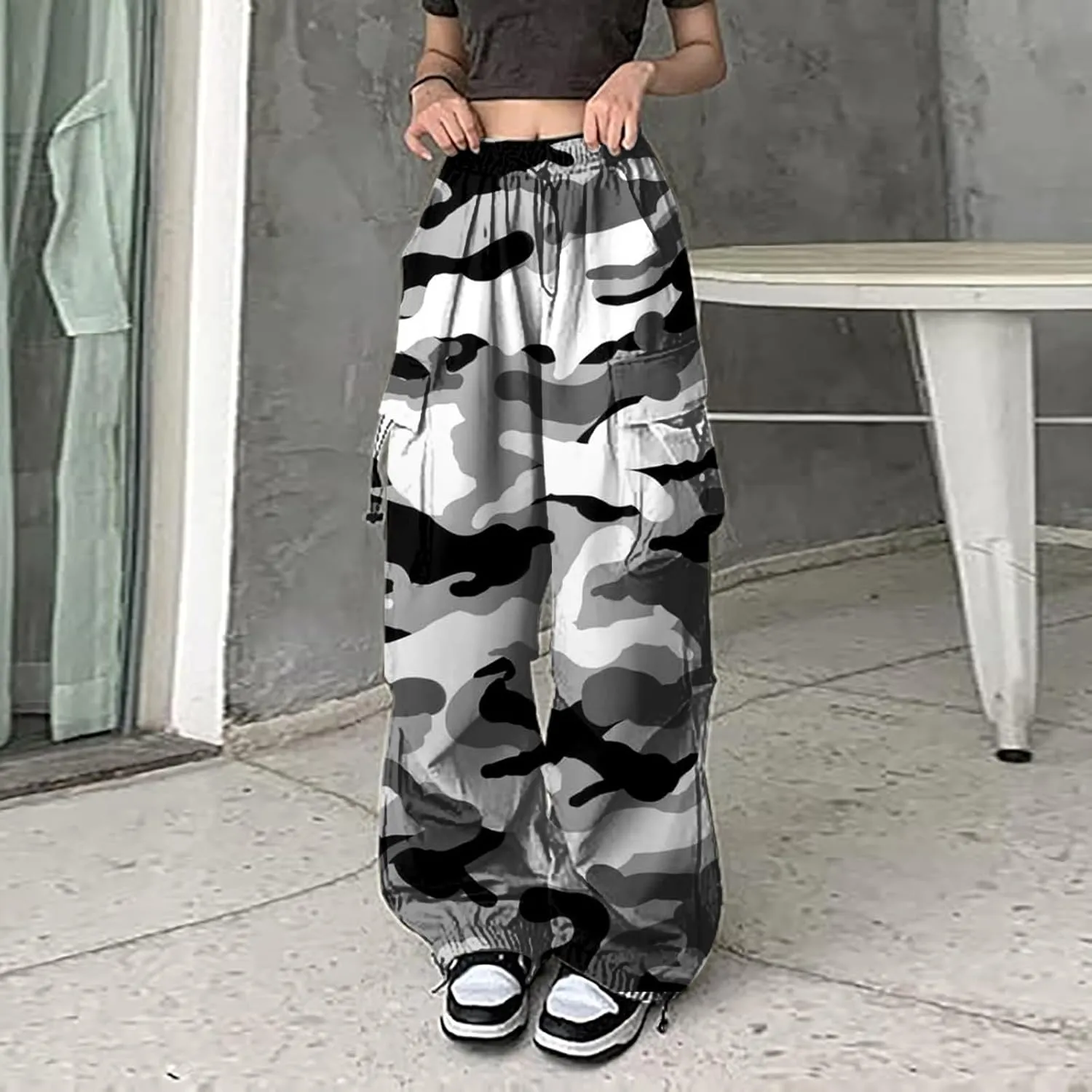 Parachute Cargo Pants Women Camo Print Drawstring Casual Cargo Pants High Waist Straight Wide Leg Trendy Trousers with Pocket