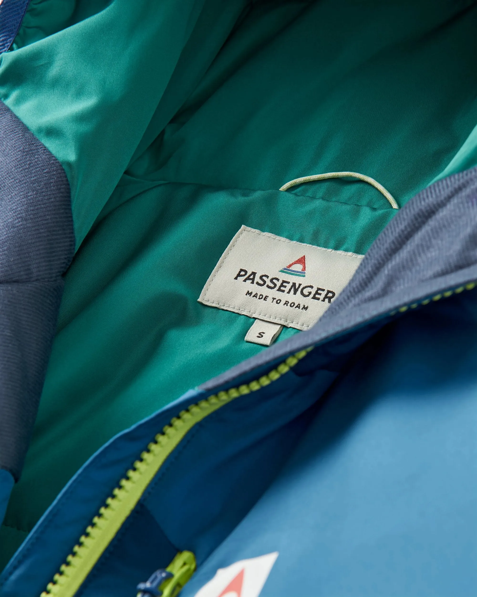 Shasta Lightweight Recycled Thermore Insulated Jacket - Tidal Blue/Blue Steel/Birch